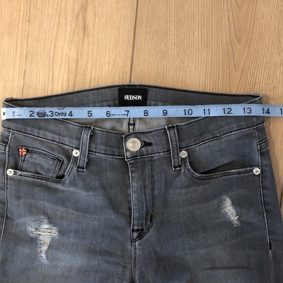 Hudson Nico Super Skinny Midrise Jeans size 26, in Grey (Tres). - Picture 4 of 10